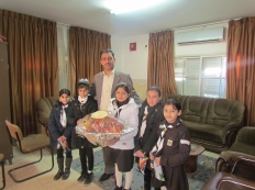 بالصور وفد من مدرسة بنات قفين الاساسيه الدنيا في زيارة لبلدية قفين